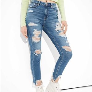 American Eagle Ripped Highest Waist Mom Jean Sz20.